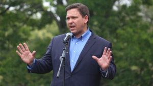 Florida Gov. Ron DeSantis (Matt Johnson/Right Cheer, United States, CC BY 2.0, via Wikimedia Commons)