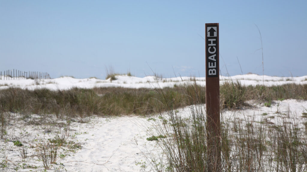 A sign at a Florida beach (iStock image)