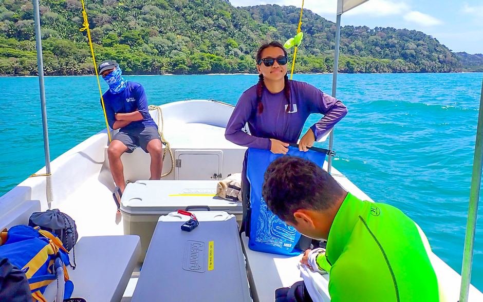 Wen and other students head back to shore after scouting and collecting corals in Tela Bay, Honduras. (Photo courtesy of University of Miami)