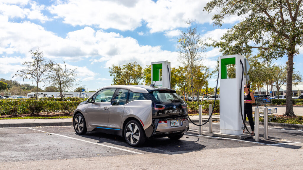 An electric vehicle charging station in Florida (iStock image)