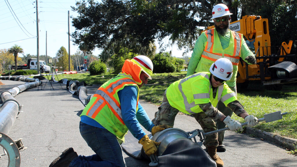 The U.S. Army Corps of Engineers delivered three water pumps to Lakeland to relieve Lake Bonny flooding to residences. (Mark Rankin/U.S. Army Corps of Engineers, Jacksonville District; via Defense Visual Information Distribution Service)