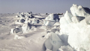 Ice on the Arctic Ocean at the Geographic North Pole in 1990 (Matti&Keti, CC BY-SA 4.0, via Wikimedia Commons)